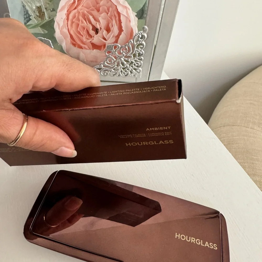 Hourglass Ambient Lighting Blush Palette - Gold and Pink Marble